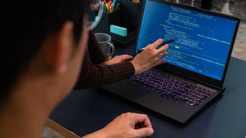 乌拉特中旗工业软件定制开发:破局传统制造数字化转型的“精准钥匙”